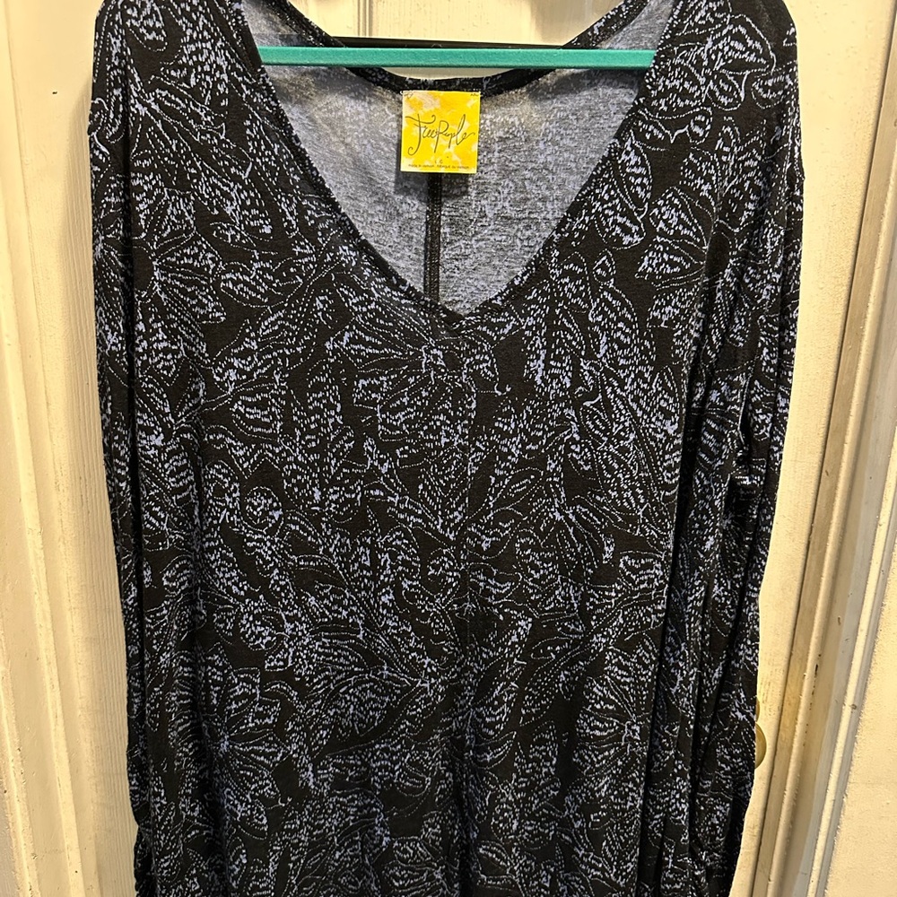 Free People lilac & black Top long sleeve woman's blouse size large relaxed fit